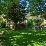 Fuenf Linden Guest house 3*